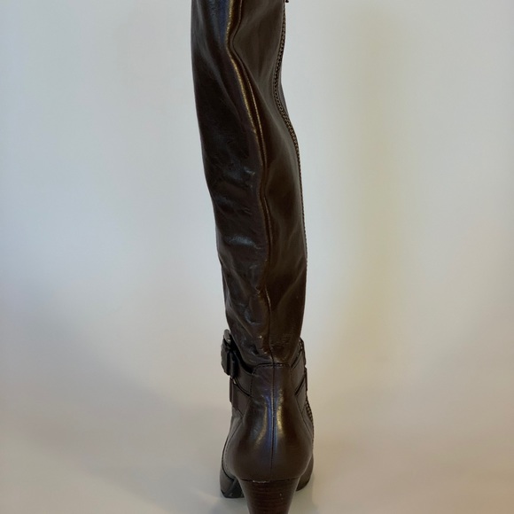 Coach brown calf boots. - Picture 5 of 7